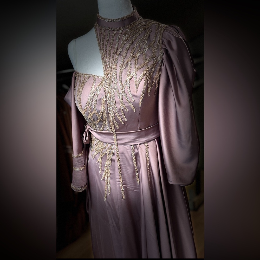 Elegant Mauve Evening Dress